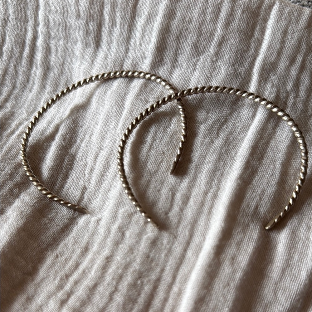 Chic Twisted Silver bracelets -set